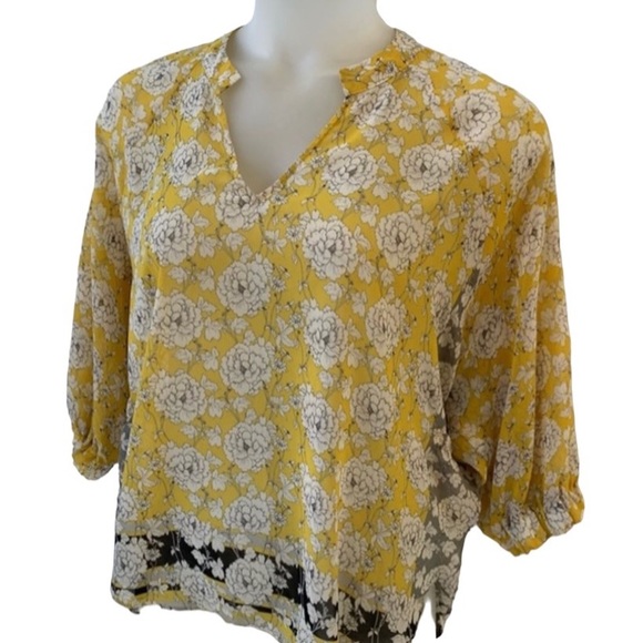 CABI Floral Tunic blouse in Small. Soft yellow and‎ gray that fades to d… - Picture 2 of 12